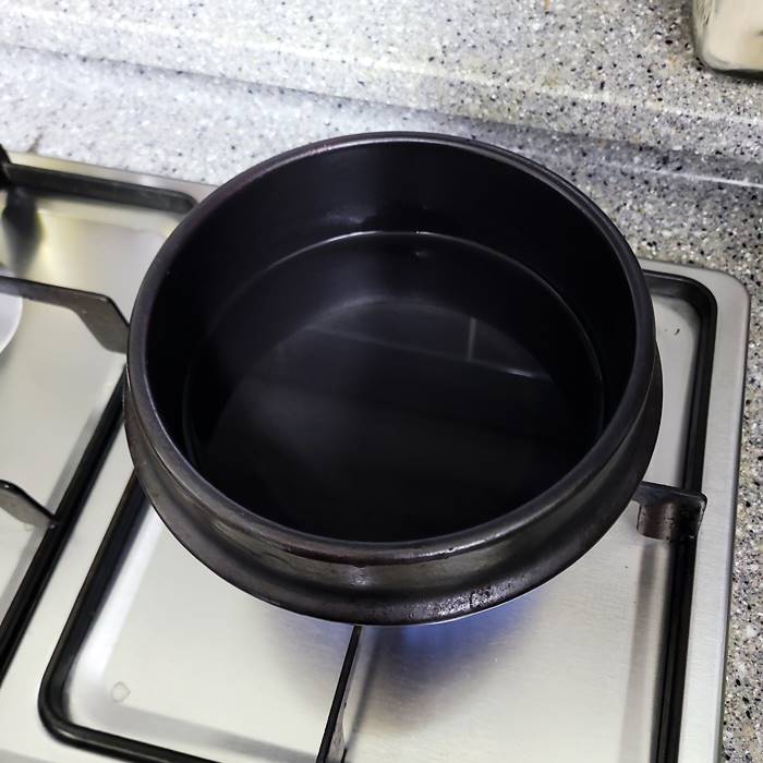 Korean Ramen Cooking Process 1-Earthenware Pot